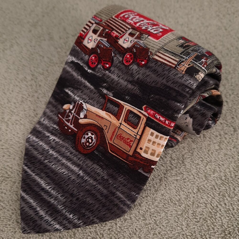 Coca Cola Delivery Trucks Country Store Silk Men's Tie Made In USA Soda